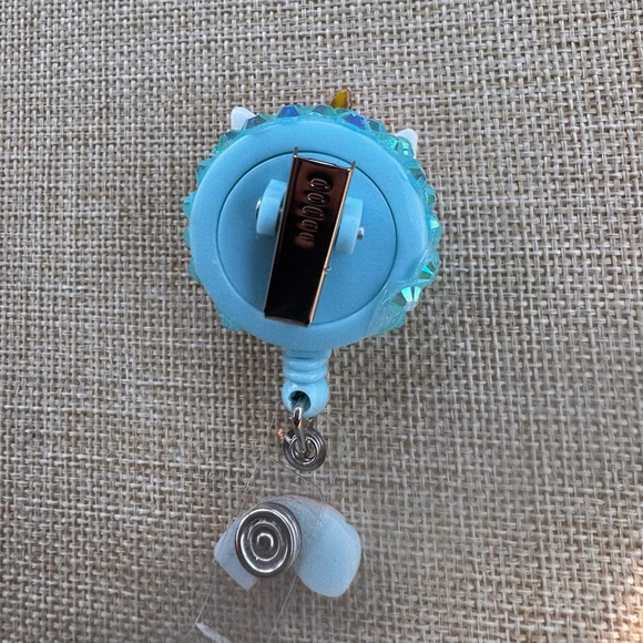 Unicorn badge reel with blue rhinestones - Picture 4 of 5